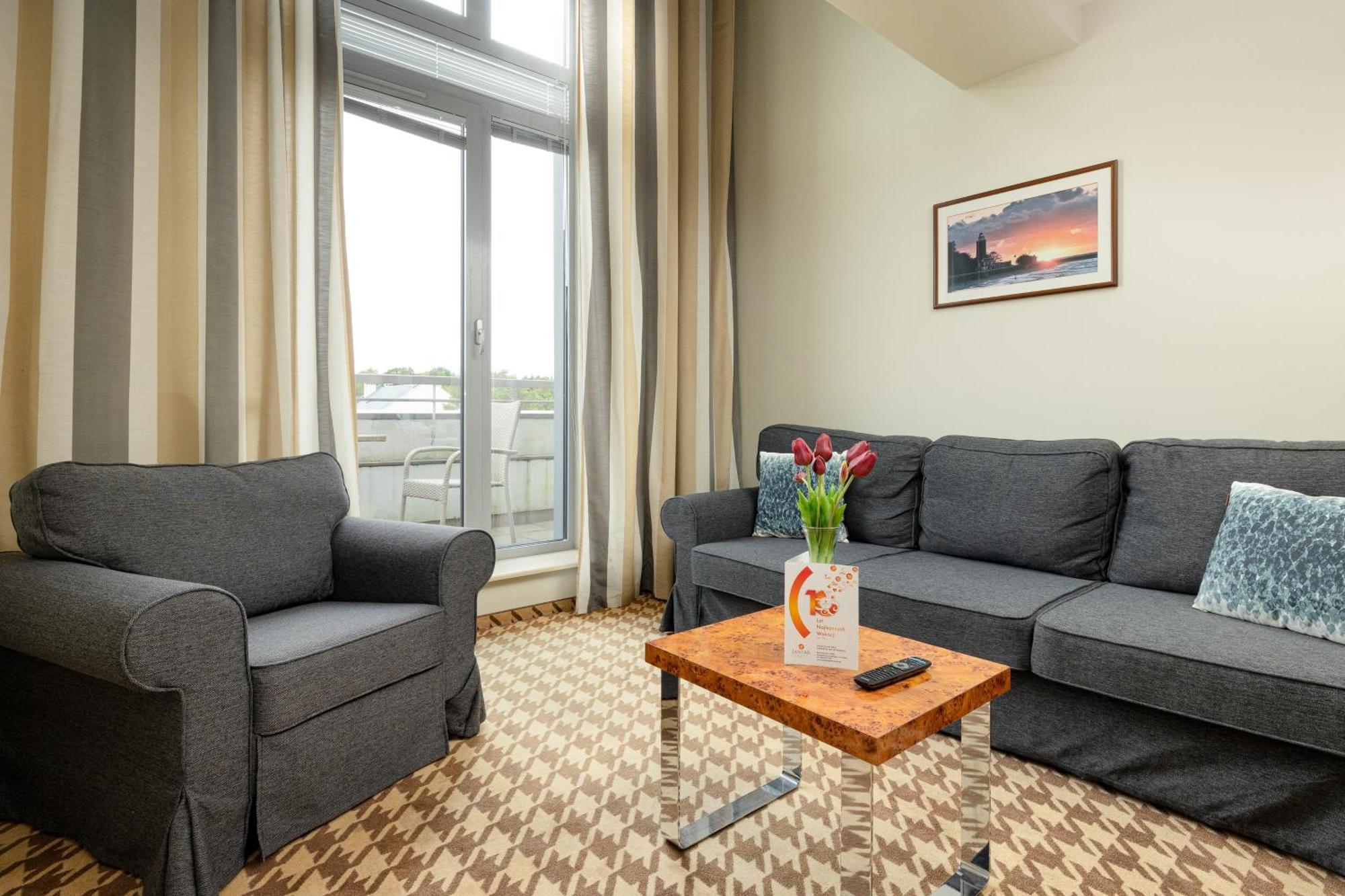 Jantar Deluxe Royal Tulip Apartment
